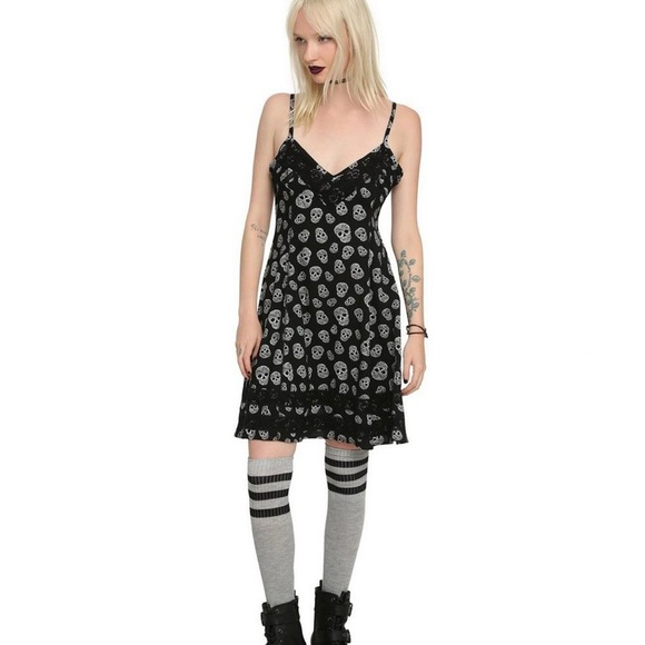 Hot Topic Dress with Skulls and Lace - Picture 3 of 11